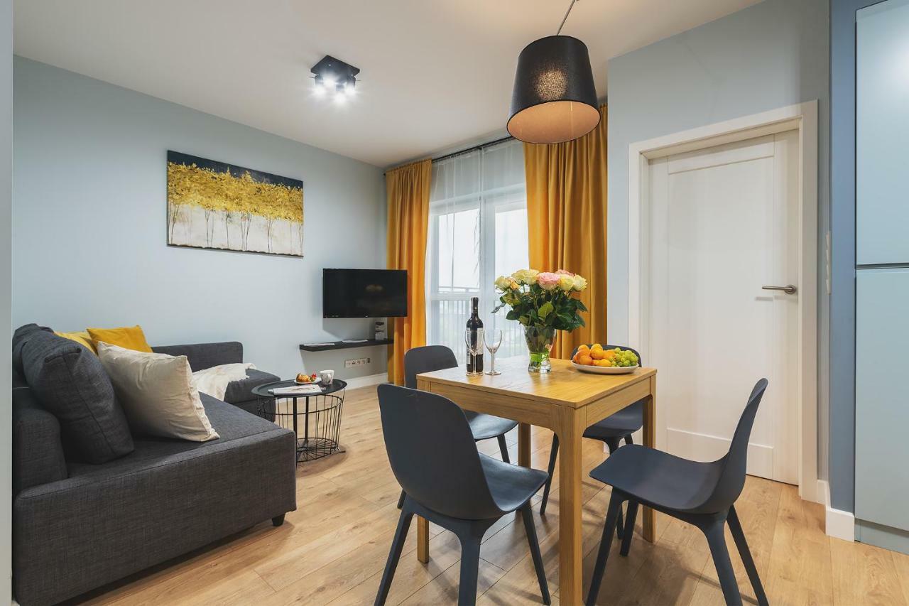 Okecie Airport Studio Bakalarska 2 P&O Serviced Apartments Varsovie Extérieur photo