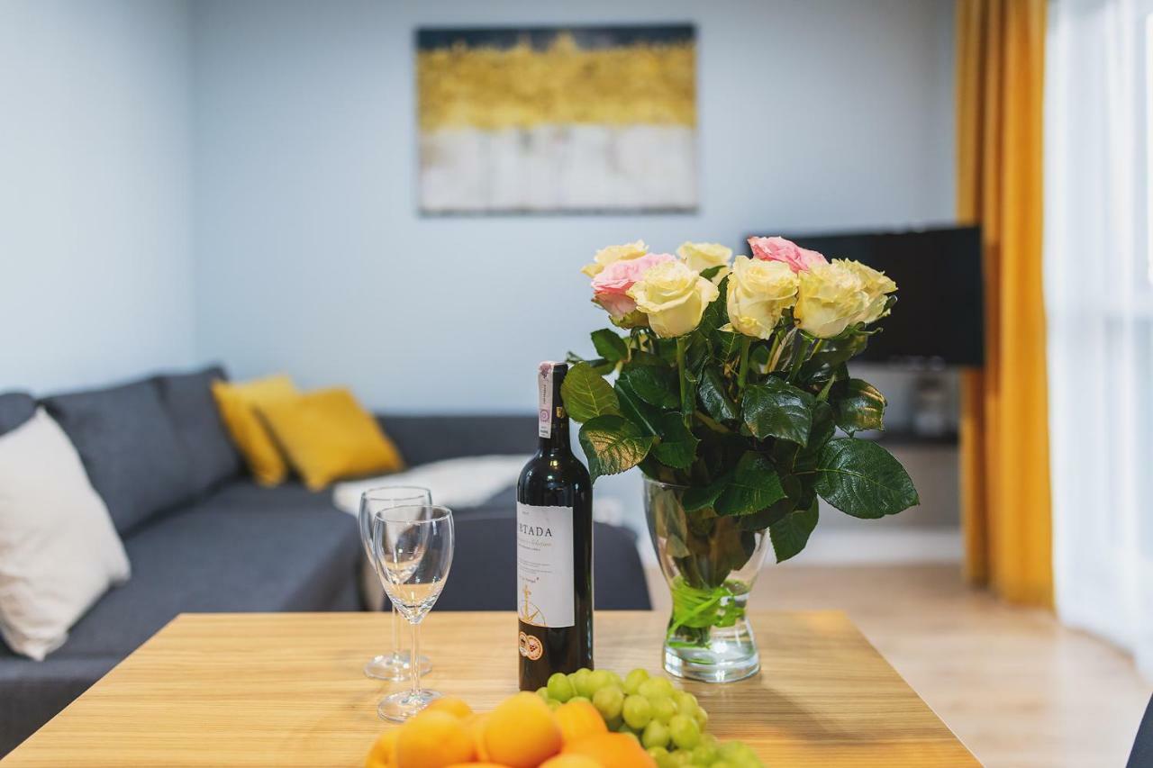 Okecie Airport Studio Bakalarska 2 P&O Serviced Apartments Varsovie Extérieur photo